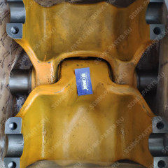 Балансир катка в сборе 17A-30-00050 KOMATSU D155A-5 17A-30-00051 Балансир катка в сборе 17A-30-00050 KOMATSU D155A-5 17A-30-00051