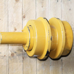 Каток поддерживающий 175-30-00517 KOMATSU D155A-1 175-30-00516 175-30-00516