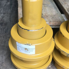 Каток поддерживающий 2-3300 HYUNDAI R250LC-7 81EM-10030 Каток поддерживающий 2-3300 HYUNDAI R250LC-7 81EM-10030