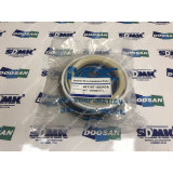 Ремкомплект гидроцилиндра стрелы/ковша 401107-00243 DOOSAN 255LC-V 440-00042BKT 1 Ремкомплект гидроцилиндра стрелы/ковша 401107-00243 DOOSAN 255LC-V 440-00042BKT 1